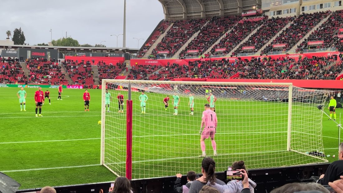 欧亿体育 APP 赛况界面示意